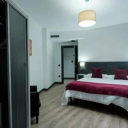 Capua Apartmanhotel Gijón